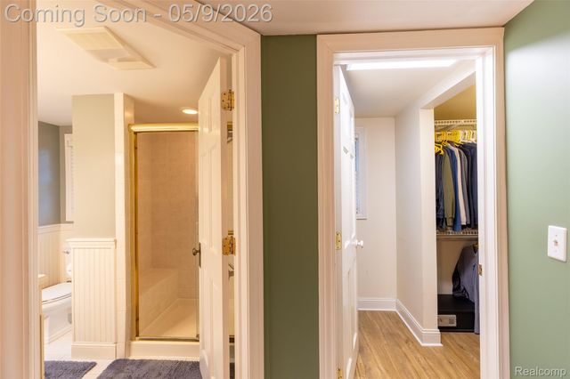 1081 E Tienken Road N, Rochester Hills, MI 48306