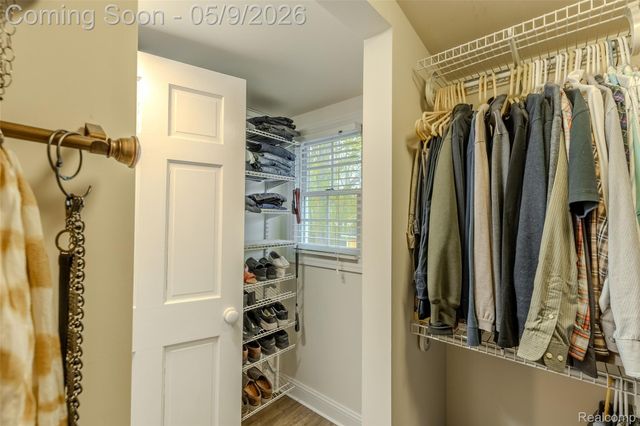 1081 E Tienken Road N, Rochester Hills, MI 48306