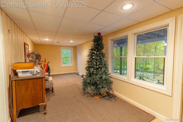 1081 E Tienken Road N, Rochester Hills, MI 48306