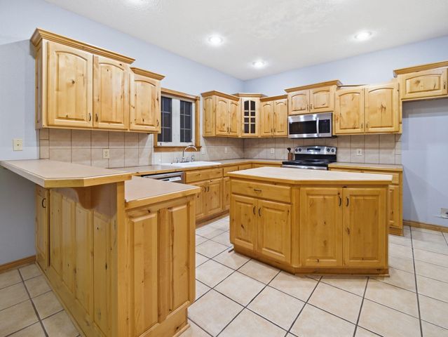 709 N Milton Drive, Nixa, MO 65714