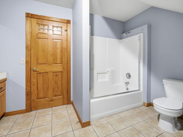 709 N Milton Drive, Nixa, MO 65714