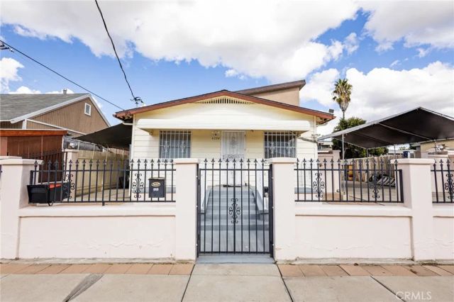 4284 Dwight, San Diego, CA 92105