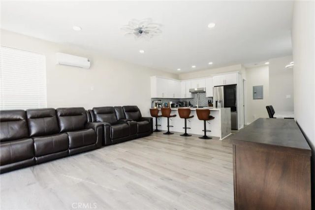 4284 Dwight, San Diego, CA 92105