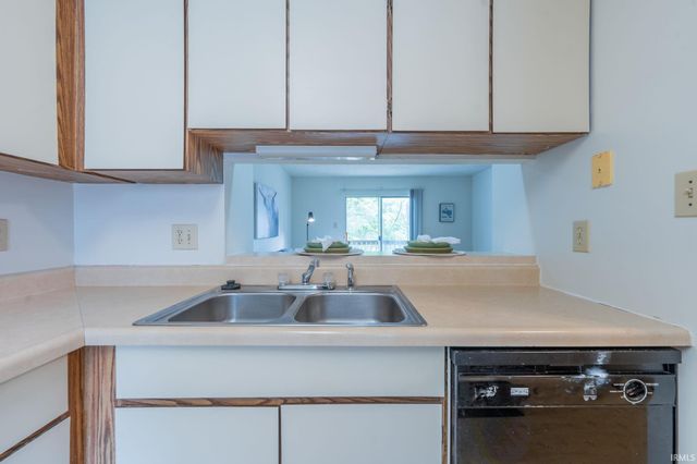 2352 S Burberry Lane, Bloomington, IN 47401