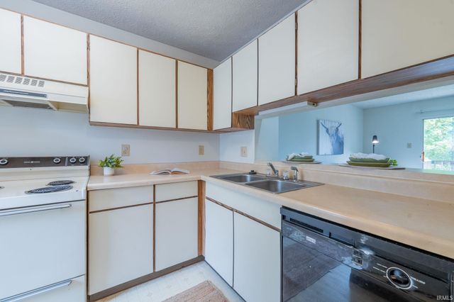 2352 S Burberry Lane, Bloomington, IN 47401