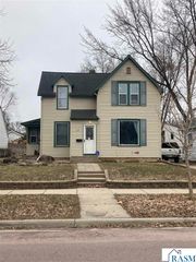 117 W 9th Street, Mankato, MN 56001