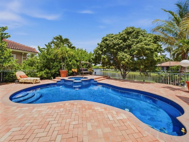 12307 NW 49th St, Coral Springs, FL 33076
