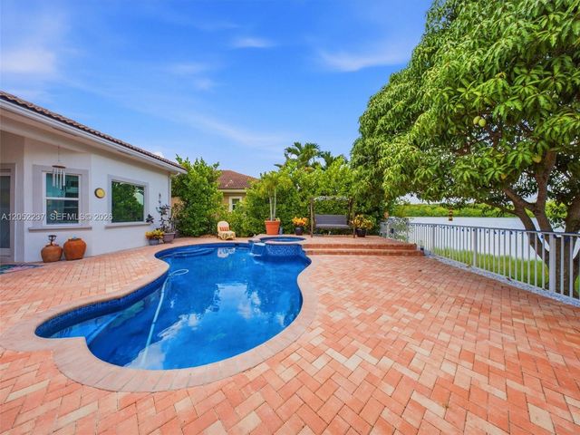 12307 NW 49th St, Coral Springs, FL 33076