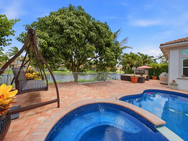 12307 NW 49th St, Coral Springs, FL 33076