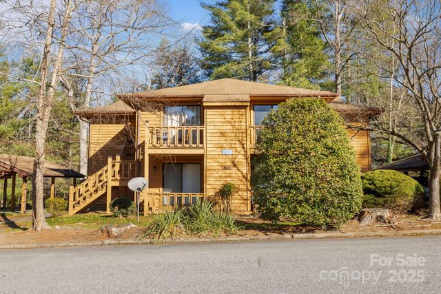 521 Courtwood Lane 7, Hendersonville, NC 28739