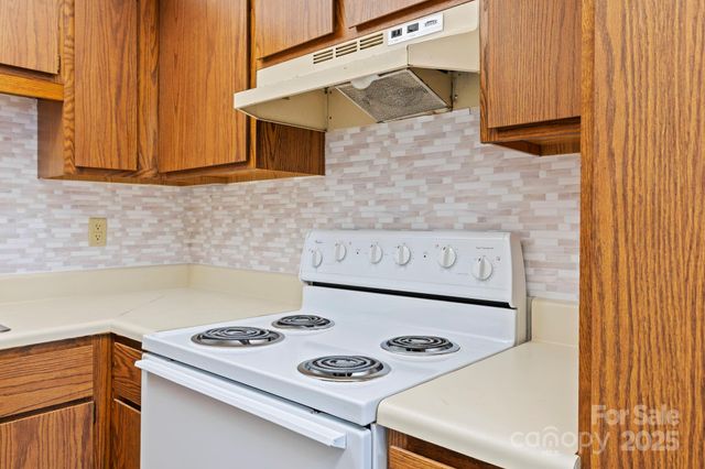 521 Courtwood Lane 7, Hendersonville, NC 28739