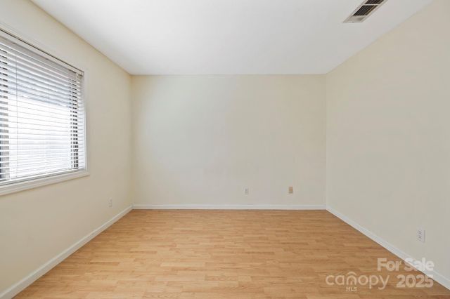 521 Courtwood Lane 7, Hendersonville, NC 28739