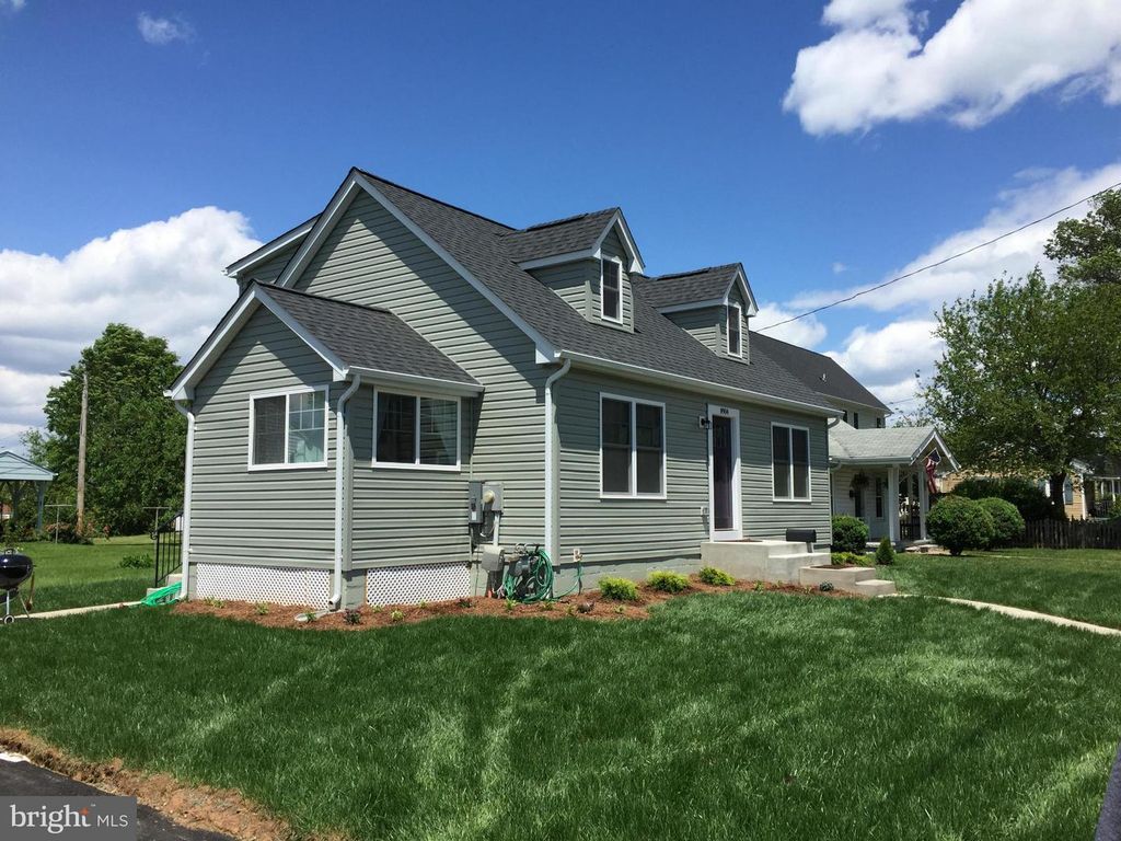 8904 CHERRY ST, Manassas, VA 20110