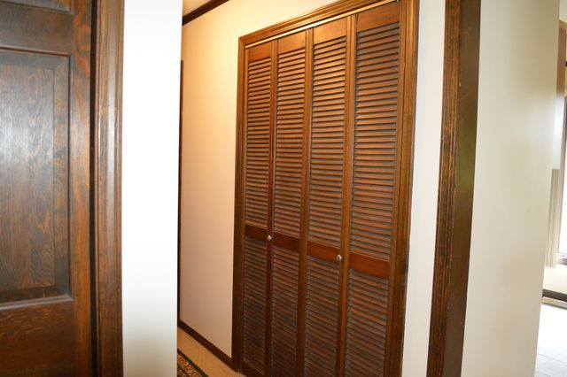 1701 Woodcrest Drive, St. Anne, IL 60964