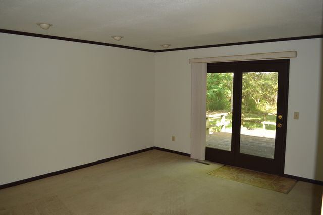 1701 Woodcrest Drive, St. Anne, IL 60964