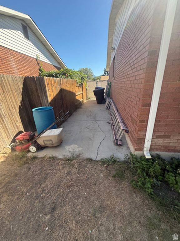 6462 S TAMRA DR, Taylorsville, UT 84129 — photo 3