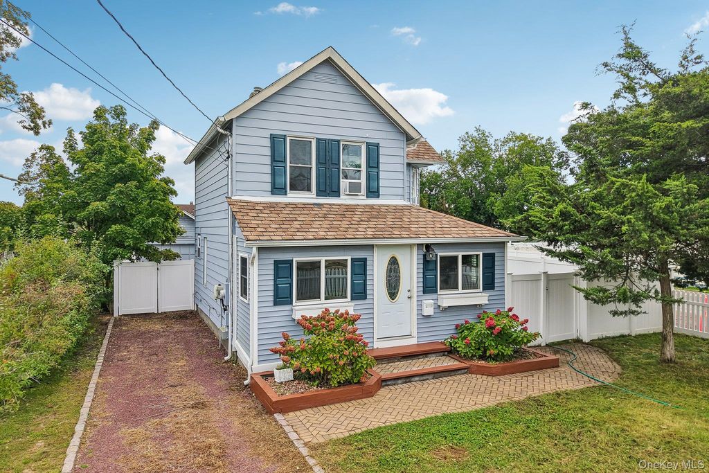 195 River Avenue, Patchogue, NY 11772 — photo 2