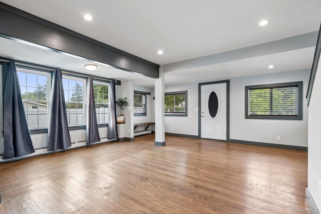 195 River Avenue, Patchogue, NY 11772 — photo 5