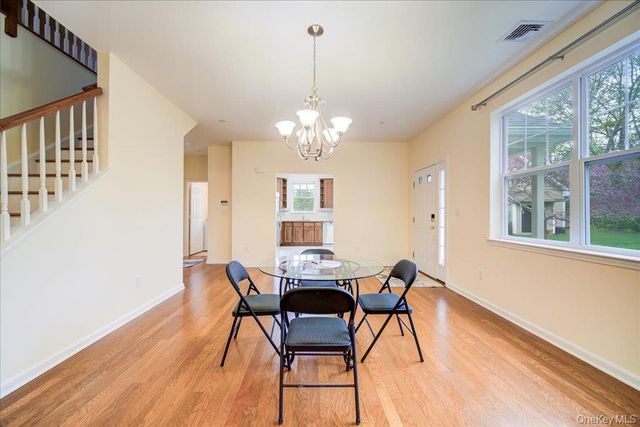 26 Halley Court, Poughkeepsie, NY 12601