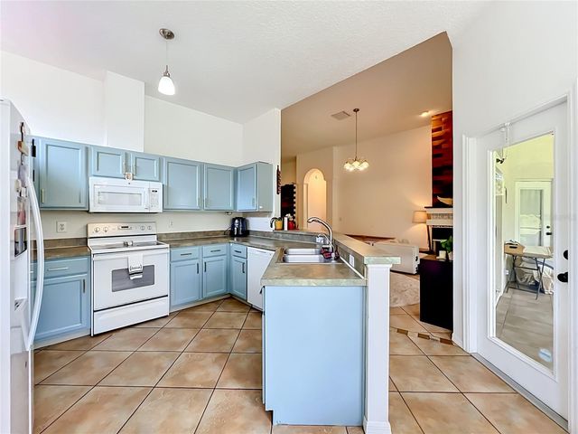 2125 EMERALD GREEN CIRCLE, Oviedo, FL 32765