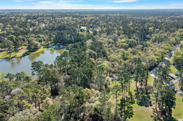 19739 E Lakeshore Drive, Magnolia, TX 77355
