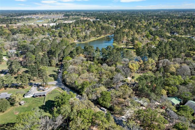 19739 E Lakeshore Drive, Magnolia, TX 77355