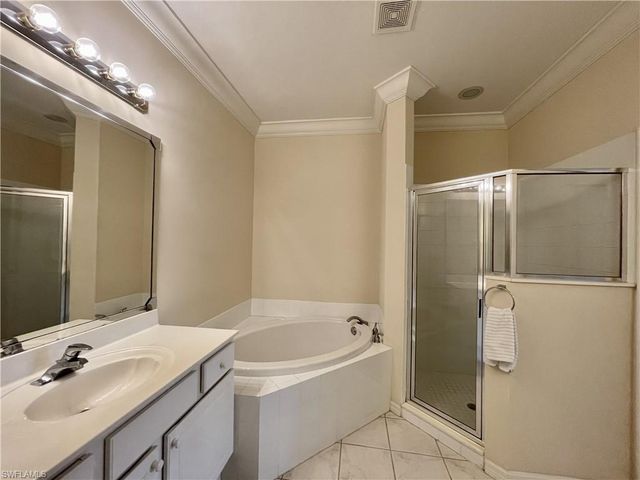 3965 Bishopwood CT E 205, Naples, FL 34114