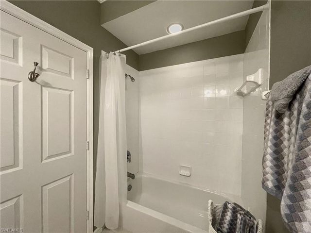 3965 Bishopwood CT E 205, Naples, FL 34114