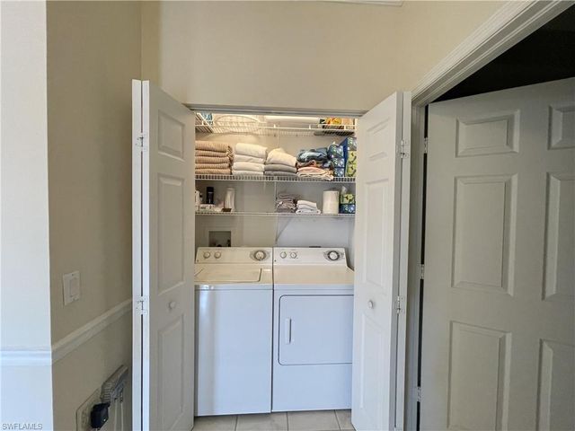 3965 Bishopwood CT E 205, Naples, FL 34114