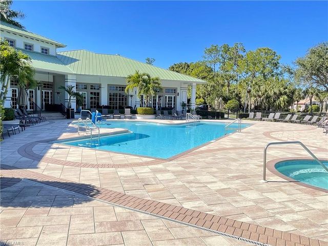3965 Bishopwood CT E 205, Naples, FL 34114