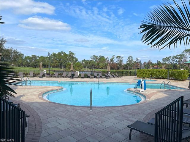 3965 Bishopwood CT E 205, Naples, FL 34114