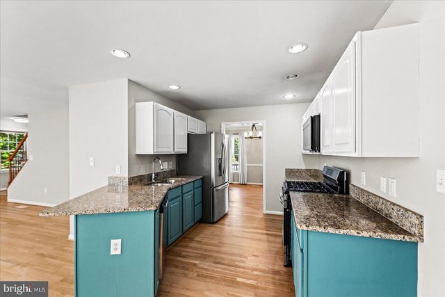 30 COUNTRY MANOR DR, Fredericksburg, VA 22406
