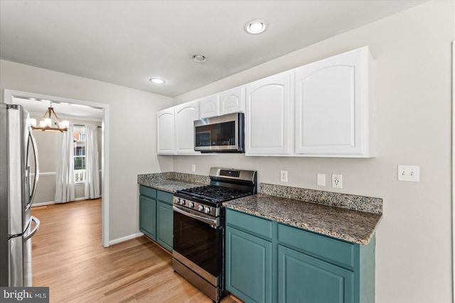 30 COUNTRY MANOR DR, Fredericksburg, VA 22406