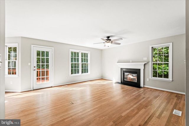 30 COUNTRY MANOR DR, Fredericksburg, VA 22406