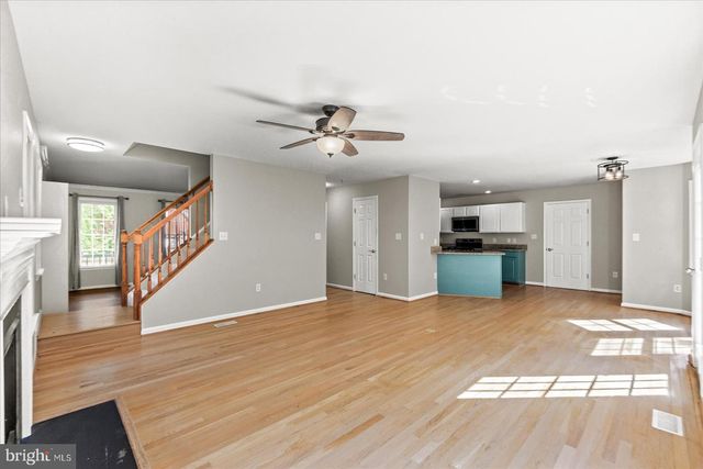 30 COUNTRY MANOR DR, Fredericksburg, VA 22406