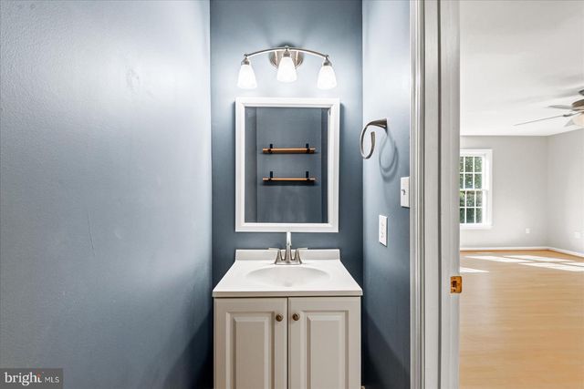 30 COUNTRY MANOR DR, Fredericksburg, VA 22406