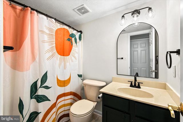 30 COUNTRY MANOR DR, Fredericksburg, VA 22406