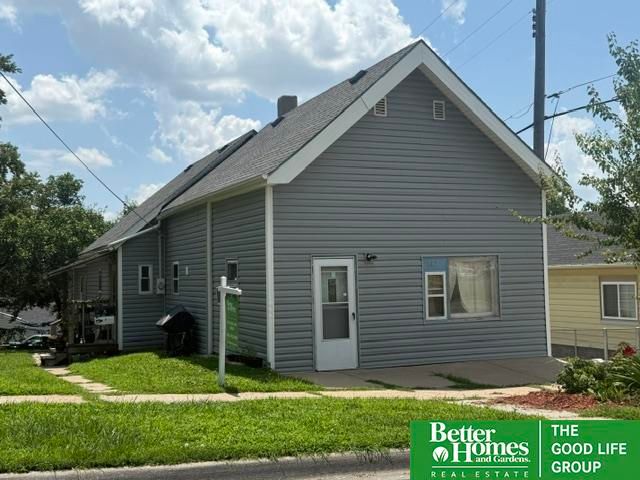 2007 S Street, Omaha, NE 68107