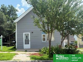 2007 S Street, Omaha, NE 68107