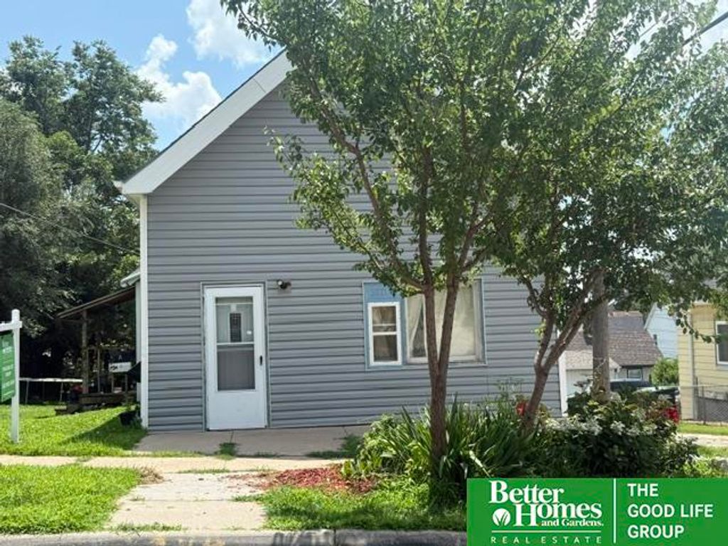2007 S Street, Omaha, NE 68107