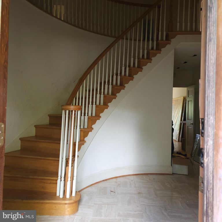 6002 ONONDAGA RD, Bethesda, MD 20816