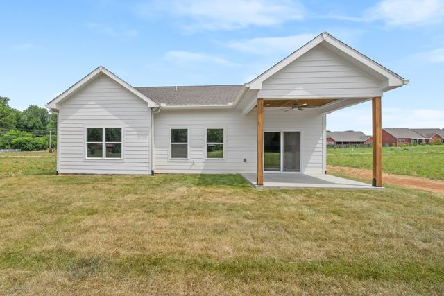 56 Deer Valley Cir, Winchester, TN 37398