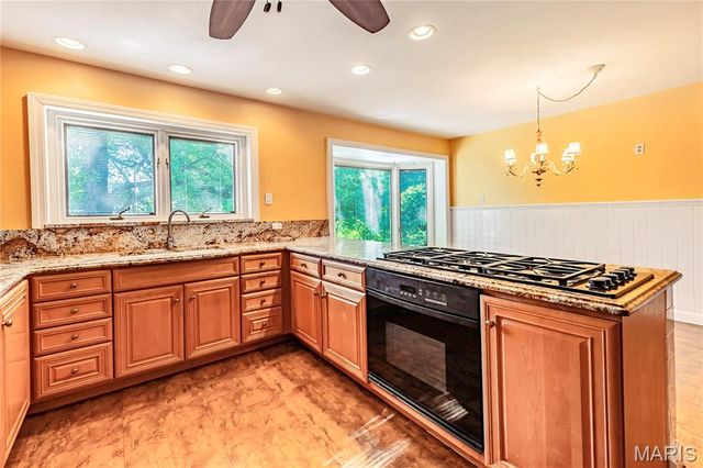 3540 Wintergreen Lane, St Louis, MO 63125