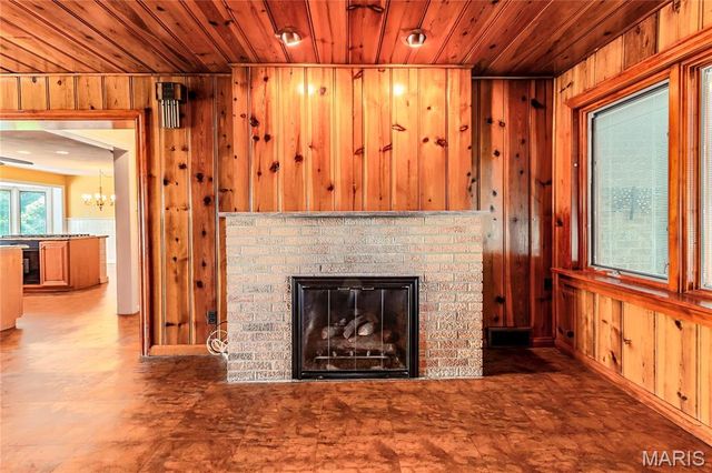 3540 Wintergreen Lane, St Louis, MO 63125