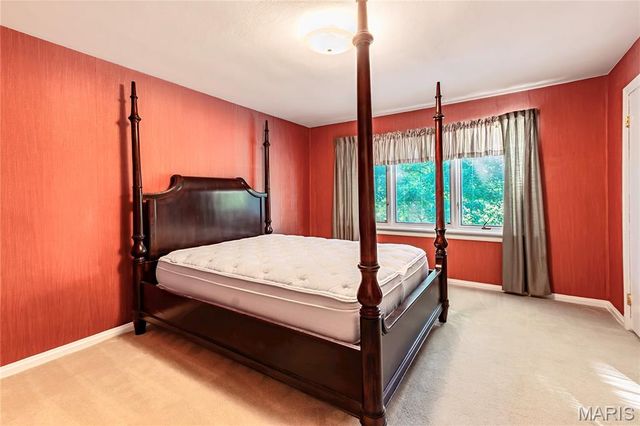 3540 Wintergreen Lane, St Louis, MO 63125