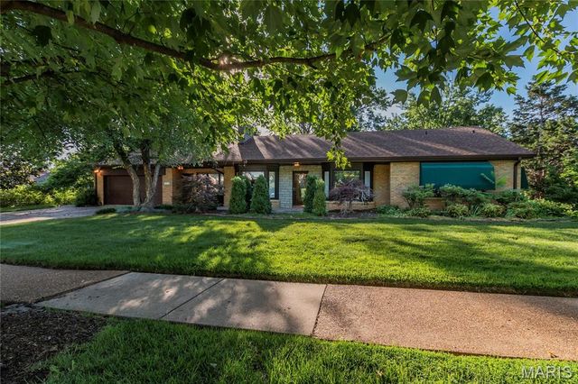 3540 Wintergreen Lane, St Louis, MO 63125