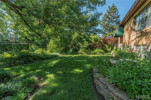 3540 Wintergreen Lane, St Louis, MO 63125