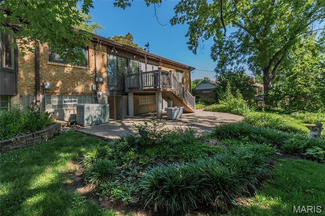 3540 Wintergreen Lane, St Louis, MO 63125