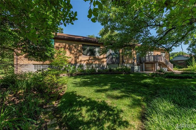 3540 Wintergreen Lane, St Louis, MO 63125
