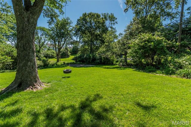 3540 Wintergreen Lane, St Louis, MO 63125